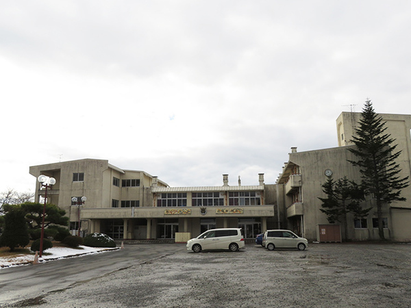 十和田市大字三本木字野崎の土地(十和田市立十和田中学校)