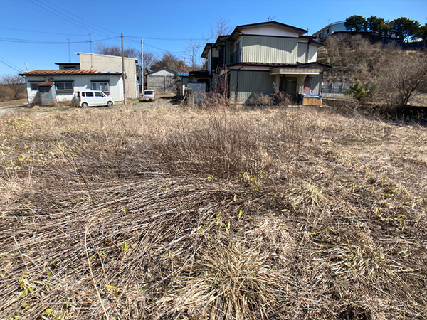 八戸市大字白銀町字人形沢の土地