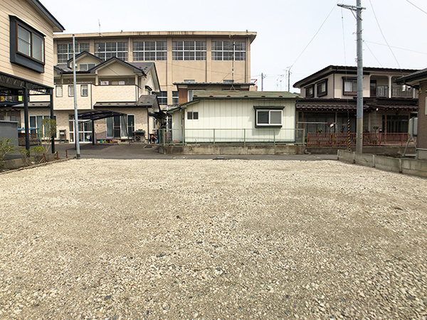 八戸市大字白銀町字右岩淵通の土地