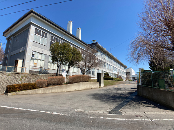 八戸市大字白銀町字栗沢道の土地(八戸市立白鴎小学校)