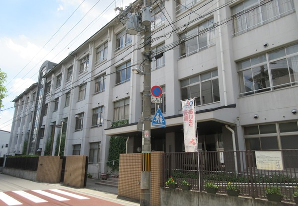 大阪市生野区勝山北1丁目の土地(大阪市立桃谷中学校)