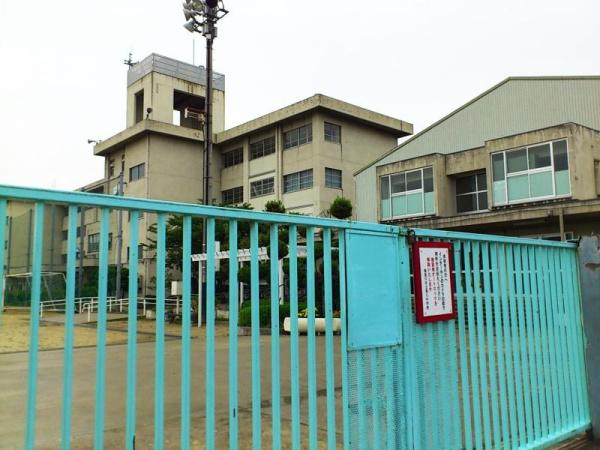 寝屋川市高柳3丁目の新築一戸建(寝屋川市立第八中学校)