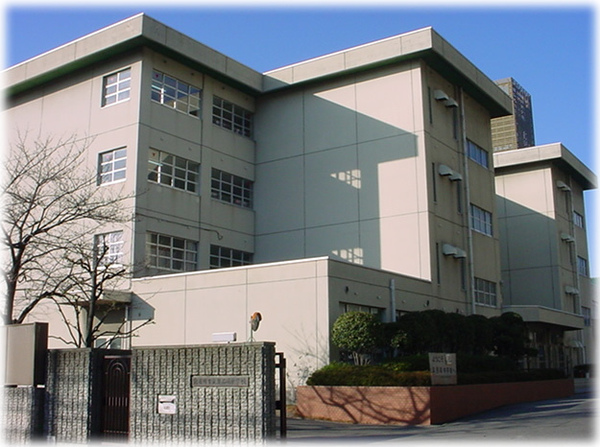 寝屋川市豊里町の新築一戸建(寝屋川市立友呂岐中学校)