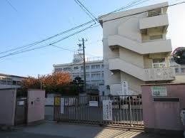 大東市三箇1丁目の新築一戸建(大東市立三箇小学校)