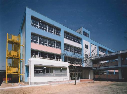 門真市脇田町の土地(門真市立第四中学校)