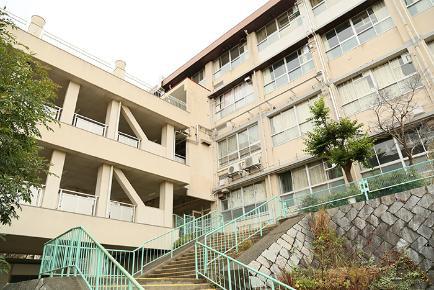 西宮市苦楽園二番町の新築一戸建(西宮市立苦楽園小学校)