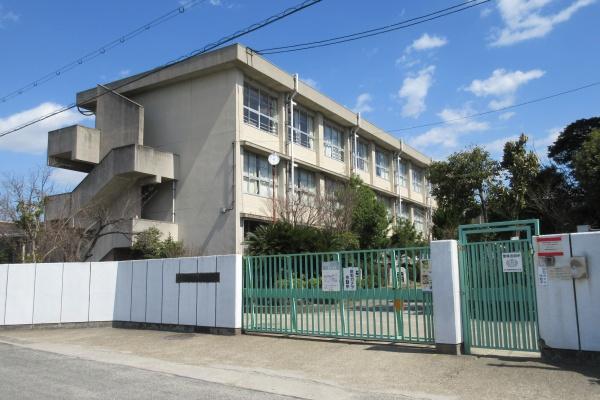 枚方市野村元町の中古一戸建て(枚方市立津田南小学校)