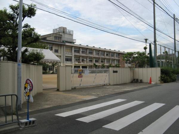 池田市旭丘3丁目の新築一戸建(池田市立石橋小学校)