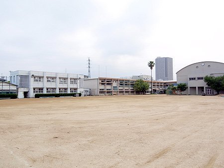 八戸ノ里第4ガーデンハイツ(東大阪市立玉美小学校)