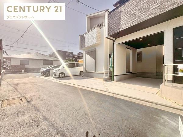 門真市三ツ島2丁目の新築一戸建(前面道路含む現地写真)