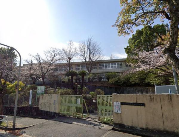 プレミスト南千里津雲台パークフロント(吹田市立津雲台小学校)