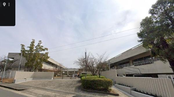 プレミスト南千里津雲台パークフロント(吹田市立古江台中学校)