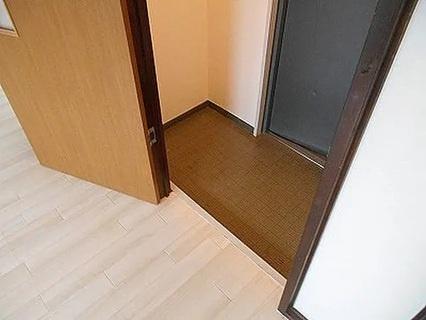 【ロジェHORINO】阪和線「安孫子」駅歩2分 全12室(玄関)