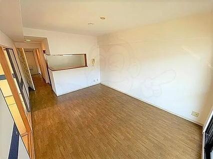 【シャンテ辻亀】RC造10階建　全49室　1995年築