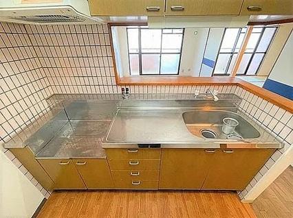 【シャンテ辻亀】RC造10階建　全49室　1995年築