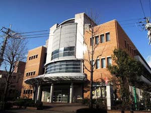 【メゾンドプルミエ】「服部天神」8分「曽根」11分(豊中市立高川図書館)