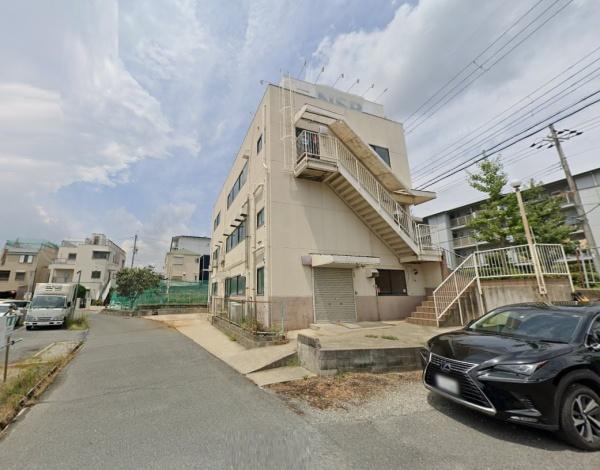 【空ビル桃山台】店舗・事務所・熊野3道路幅員13m(前面道路含む現地写真)