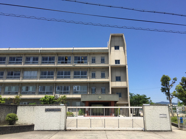茨木市西河原北町の新築一戸建(茨木市立太田中学校)