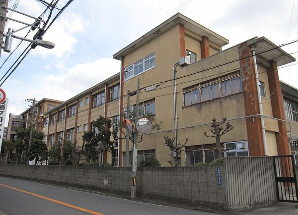 寝屋川市高柳３丁目の新築一戸建(寝屋川市立西小学校)