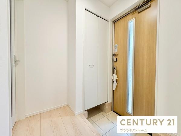 四條畷市南野6丁目の新築一戸建(玄関)