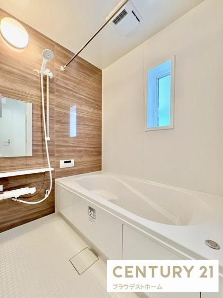 四條畷市南野6丁目の新築一戸建(バス)