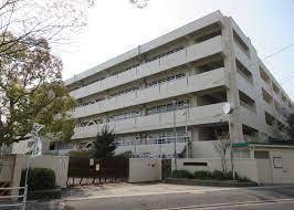 ルネ・ヒューマンズガーデン万博公園南C棟(吹田市立西山田中学校)