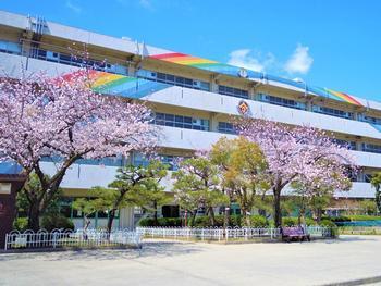 ルネ・ヒューマンズガーデン万博公園南C棟(吹田市立山田第三小学校)