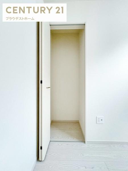 豊中市服部寿町1丁目の新築一戸建(収納)