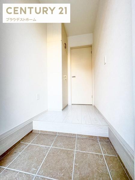 豊中市服部寿町1丁目の新築一戸建(玄関)