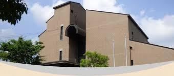 枚方市渚元町の新築一戸建(枚方市立御殿山図書館)