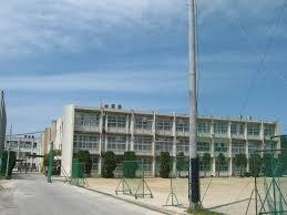 枚方市菊丘町の新築一戸建(枚方市立枚方中学校)