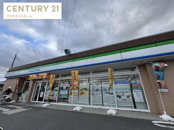 寝屋川市成田東町の新築一戸建(ファミリーマート枚方東香里店)