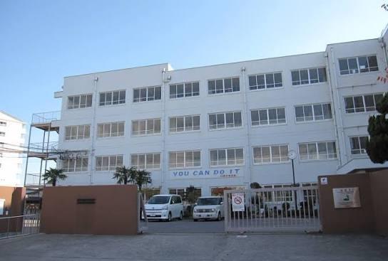 高槻市川西町３丁目の新築一戸建(高槻市立川西中学校)
