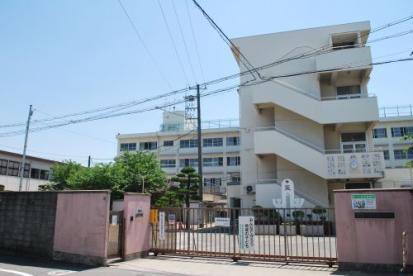 大東市三箇１丁目の新築一戸建(大東市立三箇小学校)