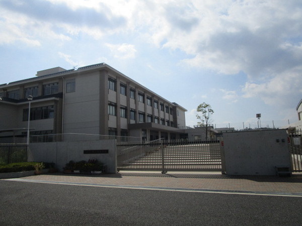 木津川市城山台６丁目の中古一戸建て(木津川市立城山台小学校)