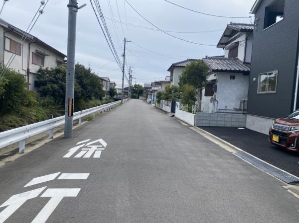 木津川市木津第31 1号棟(前面道路含む現地写真)