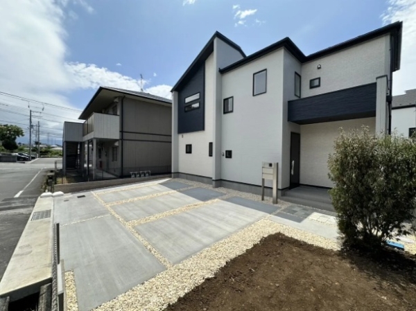 沼津市高砂町新築分譲住宅全3棟　2号棟