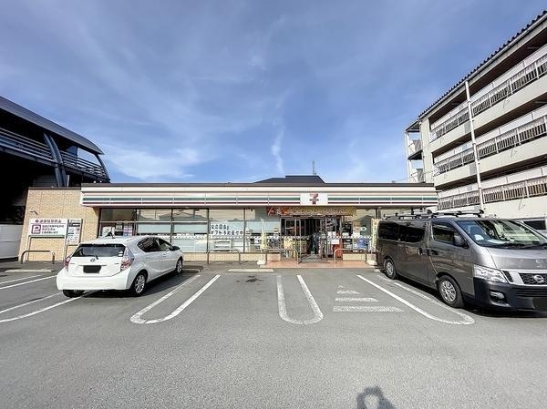 沼津市南本郷町新築分譲住宅全8棟　7号棟(セブンイレブン沼津本郷店)