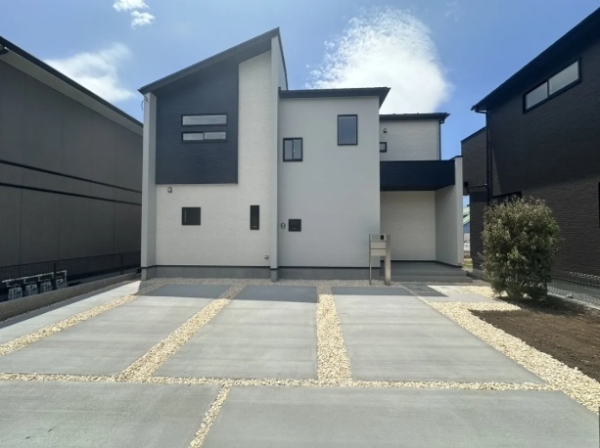 沼津市高砂町新築分譲住宅全3棟　2号棟