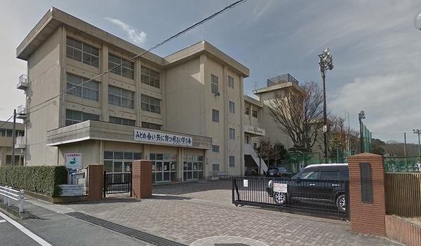 駿東郡清水町徳倉の土地(清水町立清水中学校)