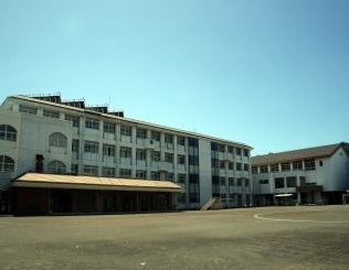 沼津市本字千本郷林の土地(沼津市立千本小学校)