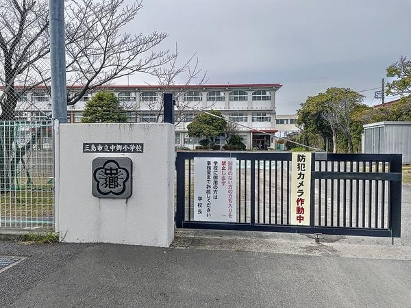 三島市安久新築分譲住宅全2棟　2号棟(三島市立中郷小学校)