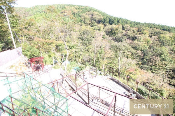 足柄下郡箱根町仙石原の中古一戸建て(庭)