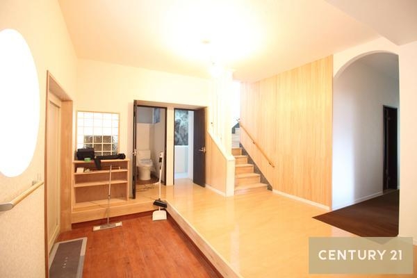 足柄下郡箱根町仙石原の中古一戸建て(玄関)