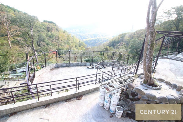 足柄下郡箱根町仙石原の中古一戸建て(庭)