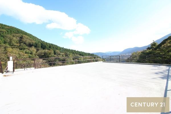 足柄下郡箱根町仙石原の中古一戸建て(バルコニー)