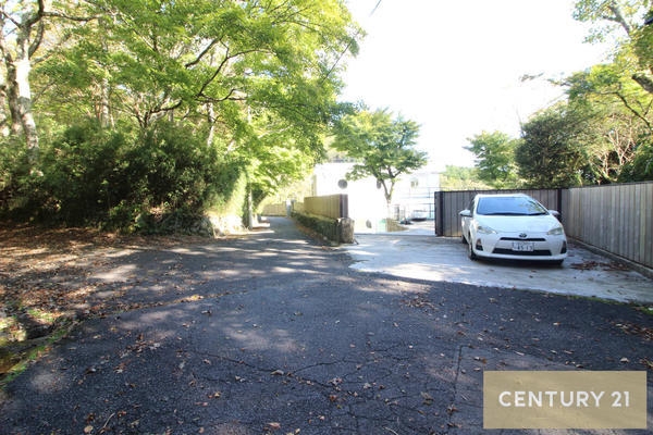 足柄下郡箱根町仙石原の中古一戸建て(駐車場)