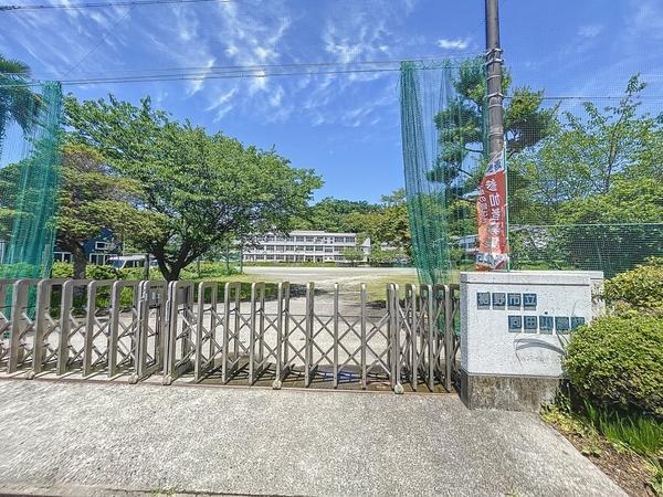 裾野市茶畑の中古一戸建て(裾野市立向田小学校)