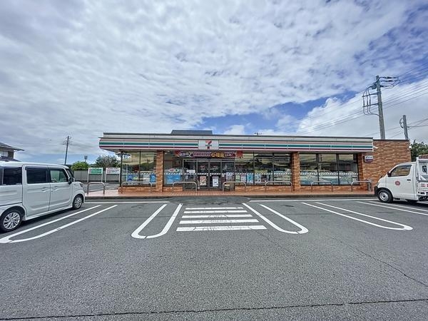 裾野市佐野第7新築分譲住宅全3棟　3号棟(セブンイレブン裾野二ツ屋店)