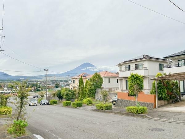 御殿場市神山平２丁目の中古一戸建て